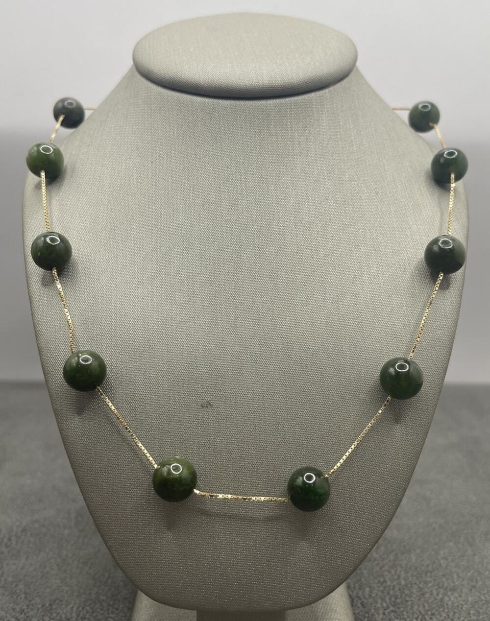 14K Yellow Gold Green Round Stone Station Necklace (27349)